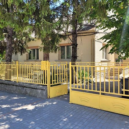Tulipan Vendeghaz Appartement Siófok Buitenkant foto