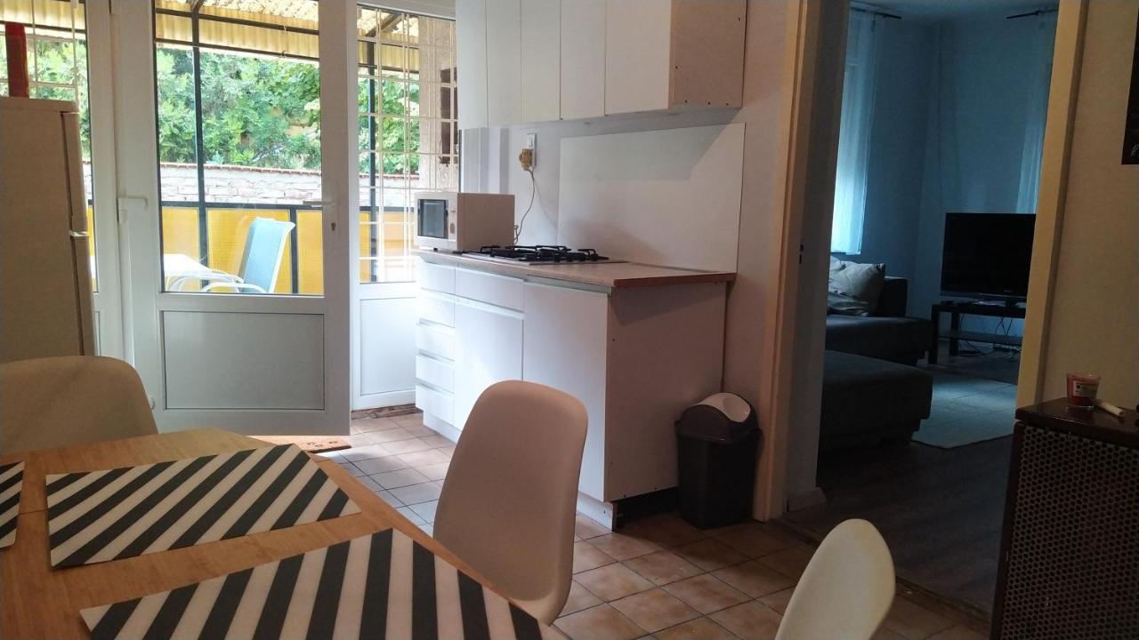 Tulipan Vendeghaz Appartement Siófok Buitenkant foto