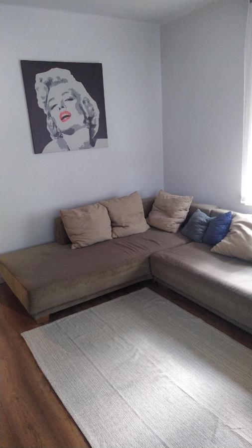 Tulipan Vendeghaz Appartement Siófok Buitenkant foto