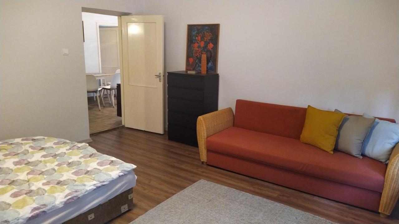 Tulipan Vendeghaz Appartement Siófok Buitenkant foto