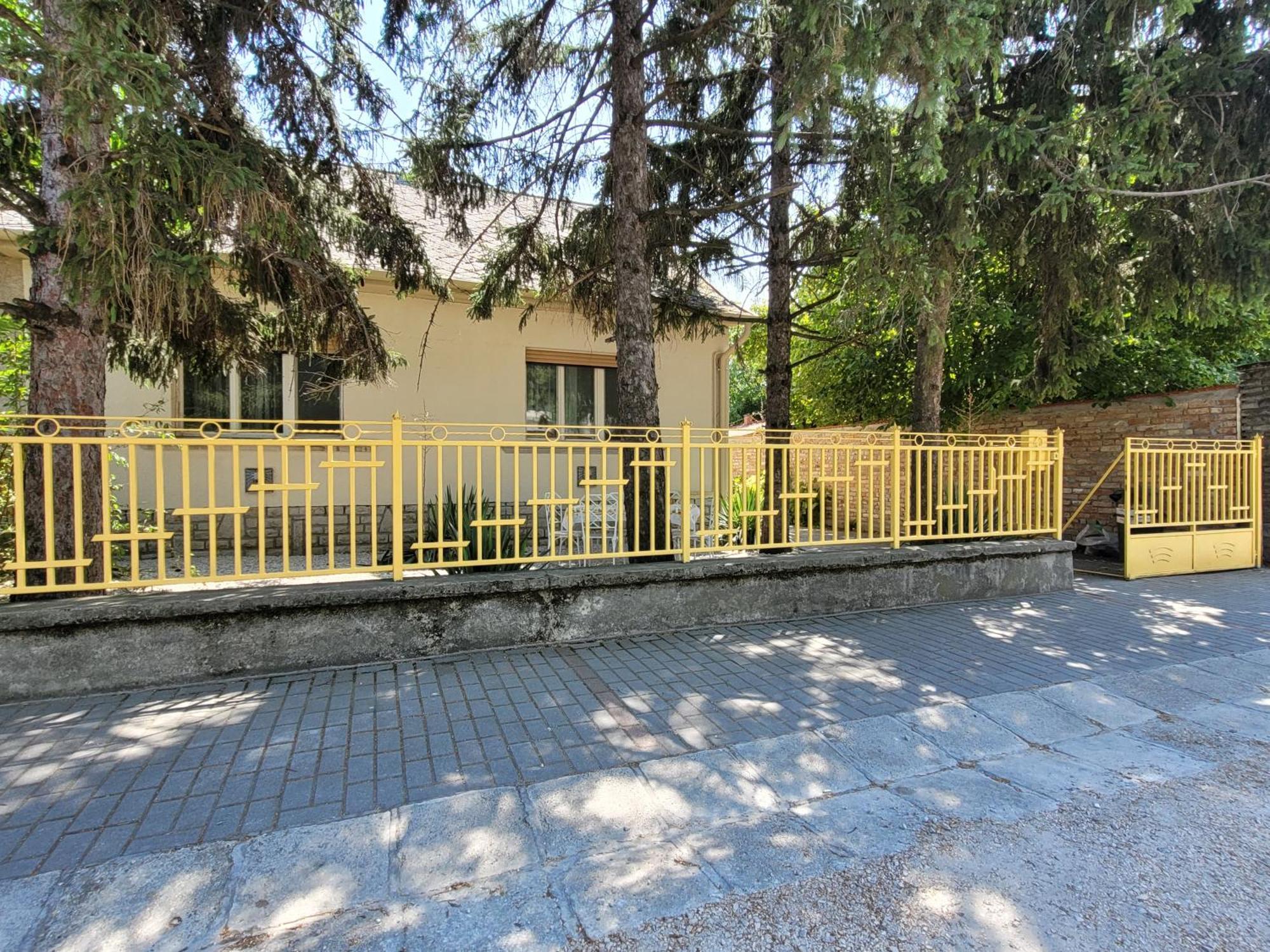 Tulipan Vendeghaz Appartement Siófok Buitenkant foto