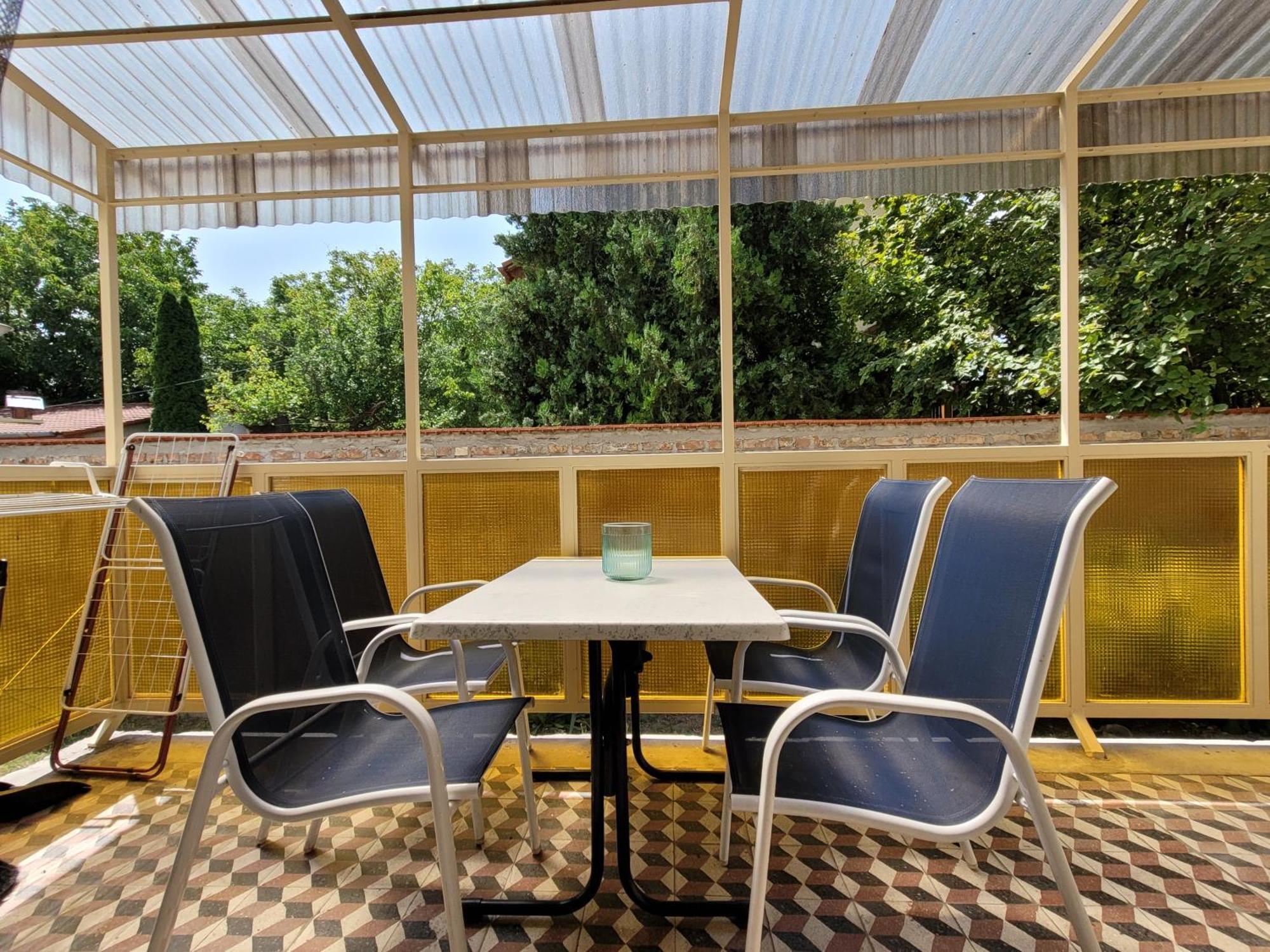 Tulipan Vendeghaz Appartement Siófok Buitenkant foto