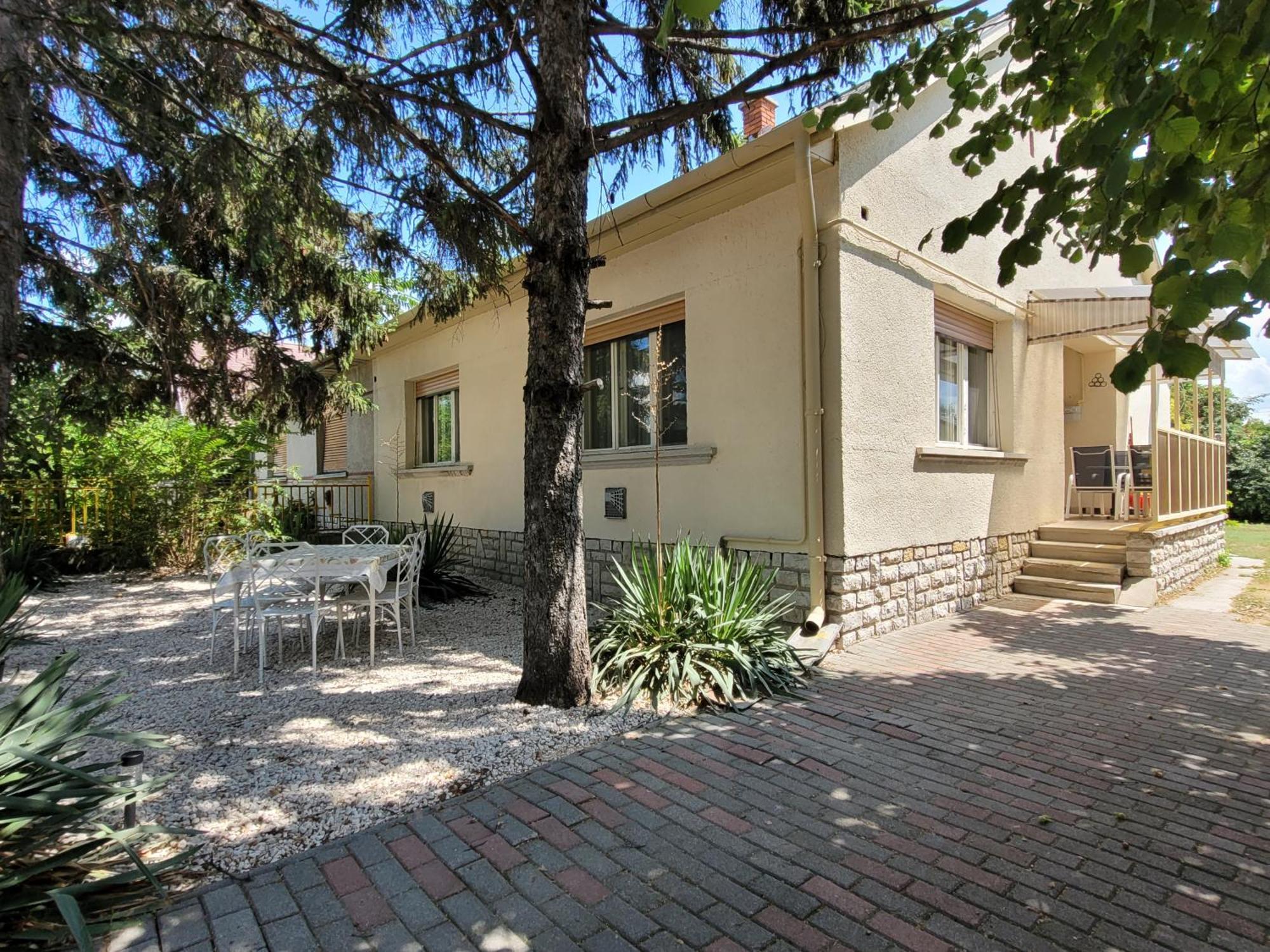 Tulipan Vendeghaz Appartement Siófok Buitenkant foto